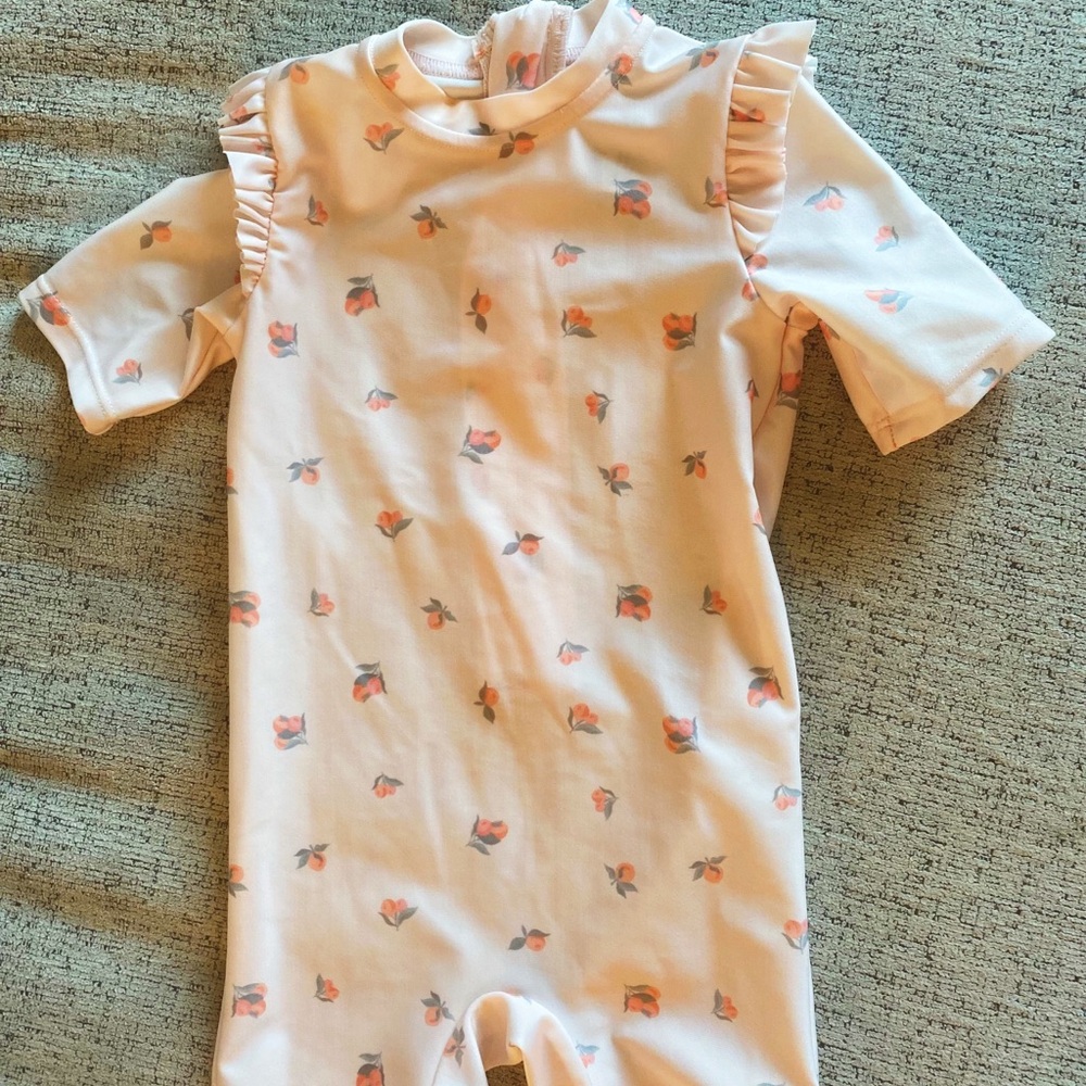 SOLD  never  worn H&M 6-12 months swimsuit